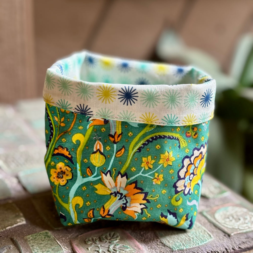 Thread catcher